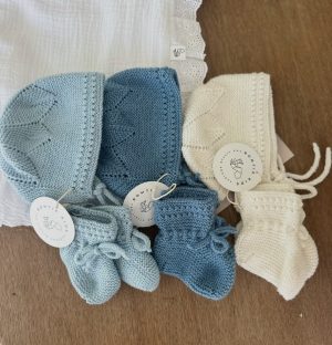 Conjunto de Lana para Bebé – Capota y Patucos